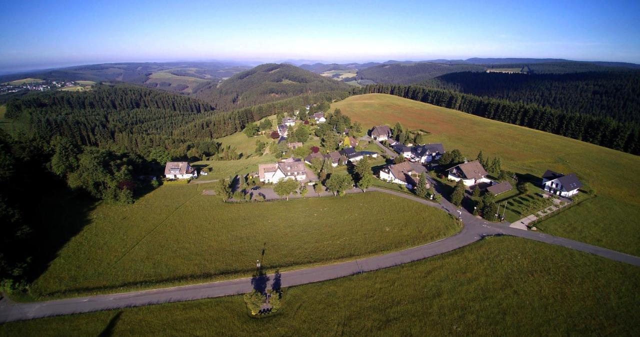 Berghotel Lenneplaetze Winterberg Bagian luar foto
