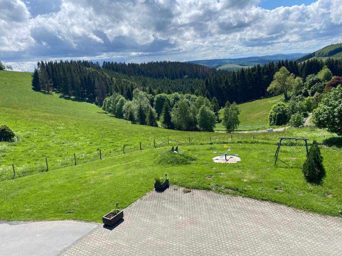 Berghotel Lenneplaetze Winterberg Bagian luar foto