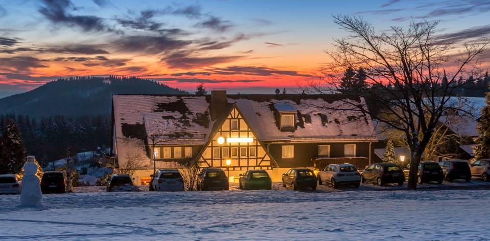 Berghotel Lenneplaetze Winterberg Bagian luar foto